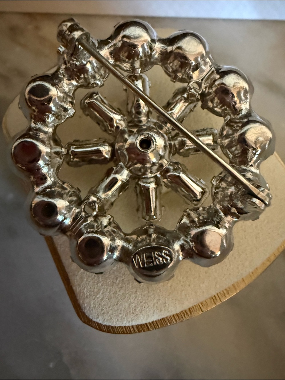 Weiss Brooch - Picture 6 of 6